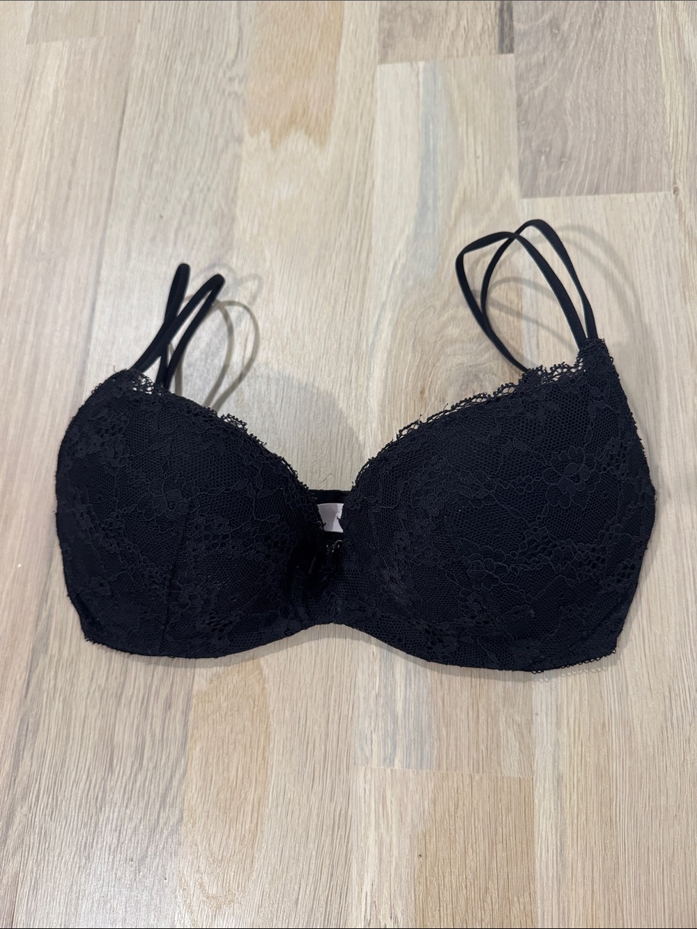 Victorias Secret Black Lace Push-Up Bra- 32C